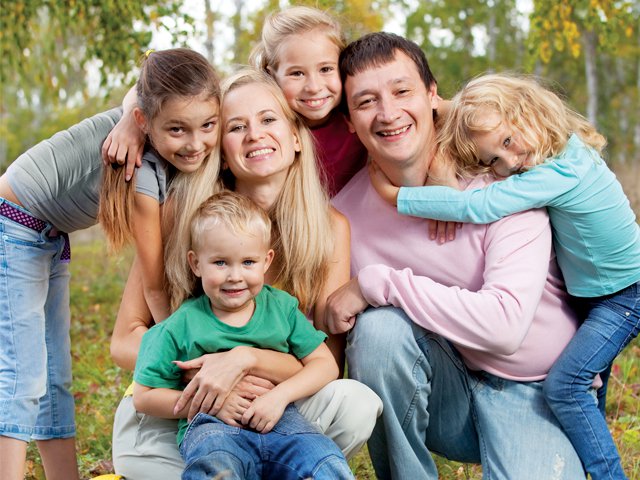 نقش خانواده در توسعه توانمندیها و هویت نوجوانان 1 نقش خانواده در توسعه هویت و توانمندیهای نوجوانان